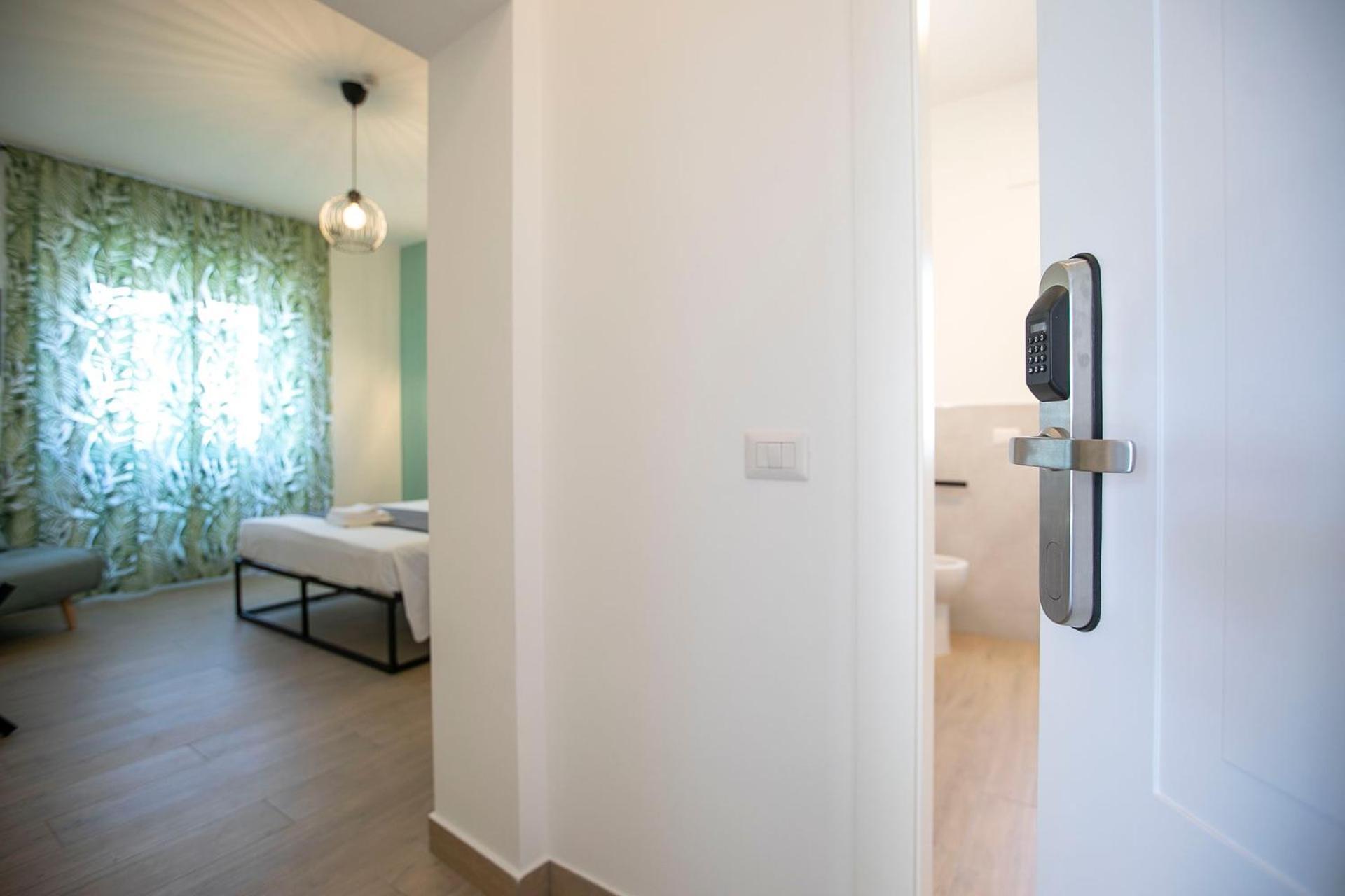 Domina Guest House 피우미치노 외부 사진